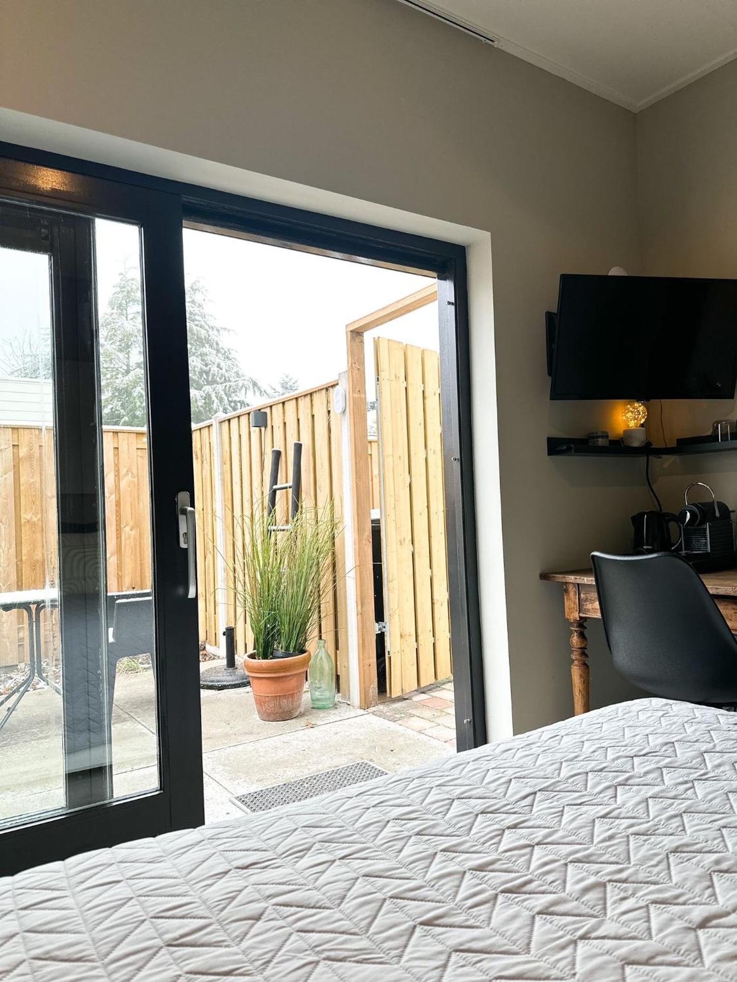 Bed & Breakfast Waterpoort - Incl Gratis Licht Ontbijt En Parking Sneek Exteriör bild