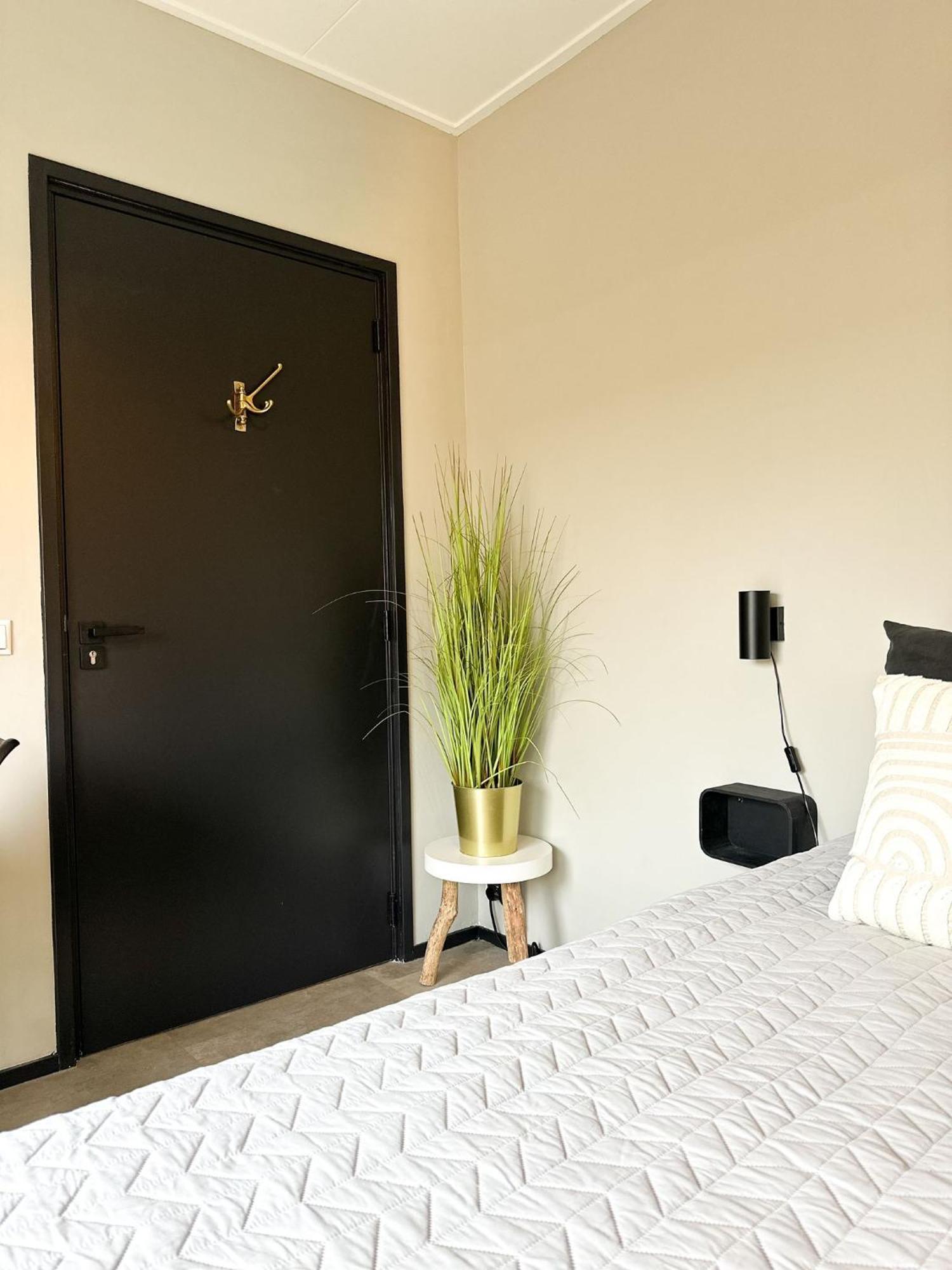 Bed & Breakfast Waterpoort - Incl Gratis Licht Ontbijt En Parking Sneek Exteriör bild